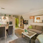Komfortplus Appartement mit 1 Schlafzimmer und Balkon im Obergeschoss 155